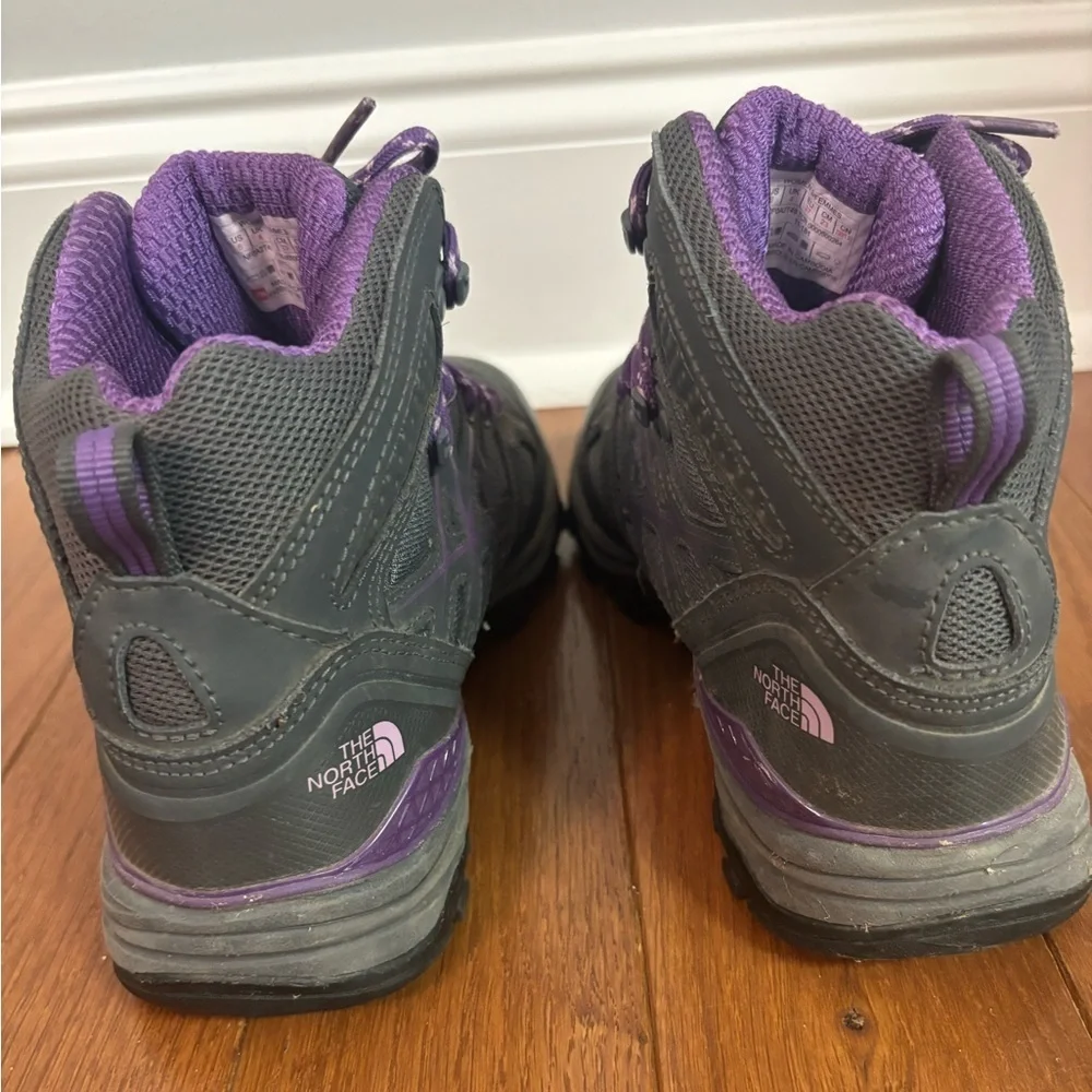 The North Face Women’s Hedgehog Fastpack Mid GTX Waterproof Hiking Boots Size 6